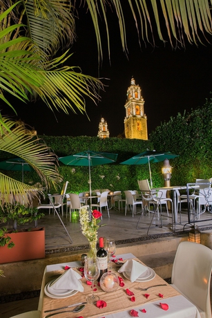 Imagen del bar/restaurante del Boutique Piedra De Agua Hotel Mérida. Foto 2