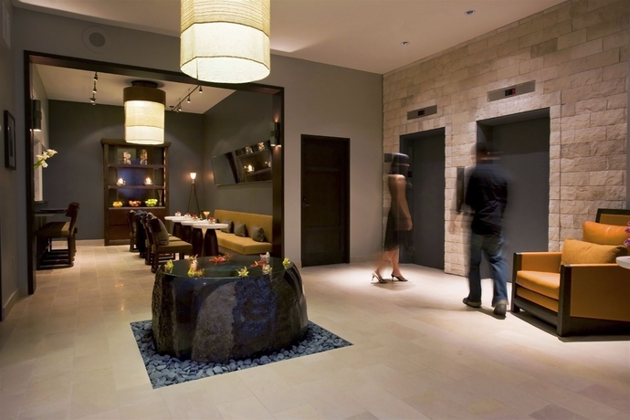 Imagen de los interiores del Boutique Renew. Foto 14