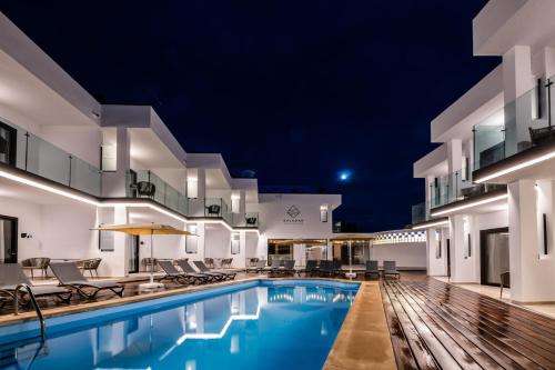 Imagen de la piscina del Boutique Saladar Suites. Foto 20