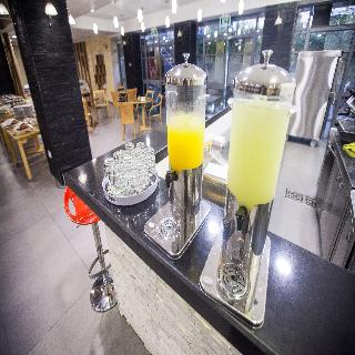 Imagen del bar/restaurante del Boutique Shani Hotel. Foto 13