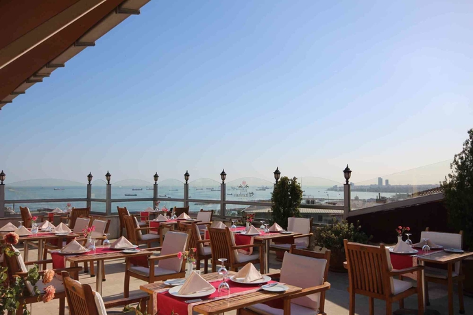 Imagen del bar/restaurante del Boutique Sultanhan Hotel - Special Class. Foto 4