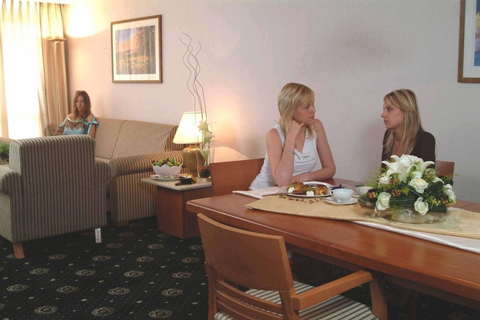 Imagen de los interiores del Boutique The Seasons On The Sea. Foto 19