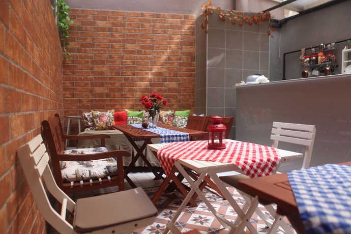 Imagen del bar/restaurante del Boutique Tom Square Hotel. Foto 3