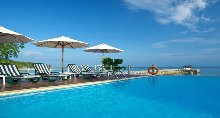 Imagen de la piscina del Boutique Tunamaya Beach and Spa Resort Tioman Island. Foto 15
