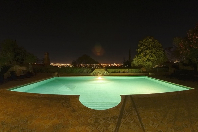 Imagen de la piscina del Boutique Villa Montana Hotel and Spa. Foto 12