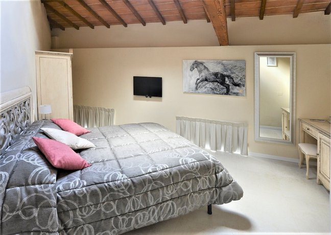 Imagen de la habitación del Boutique Villa del Sole Siena. Foto 9