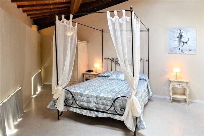 Imagen de la habitación del Boutique Villa del Sole Siena. Foto 12