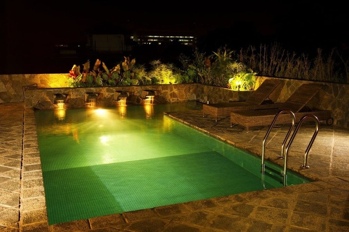 Imagen de la piscina del Boutique Zylan Colombo. Foto 15