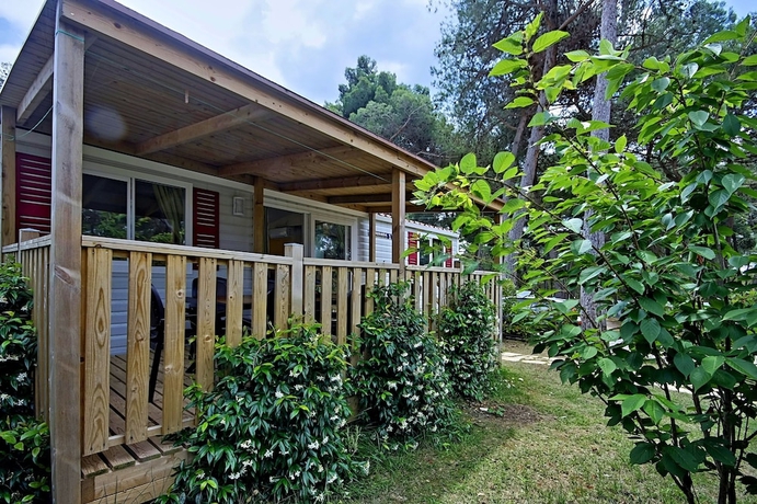 Imagen de los exteriores del Camping Adria Mobile Homes In Brioni. Foto 10