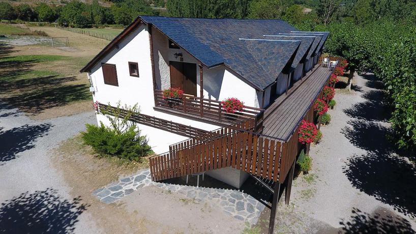 Imagen de los exteriores del Camping Aigüestortes Resort. Foto 12