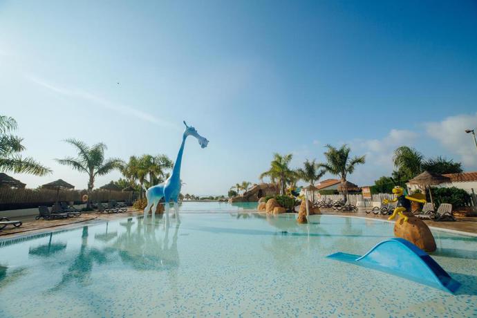 Imagen de la piscina del Camping Alannia Els Prats Resort. Foto 29