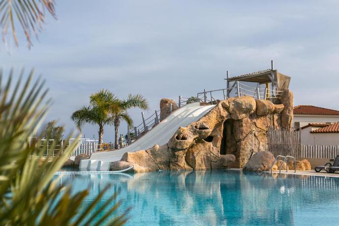 Imagen de la piscina del Camping Alannia Els Prats Resort. Foto 30