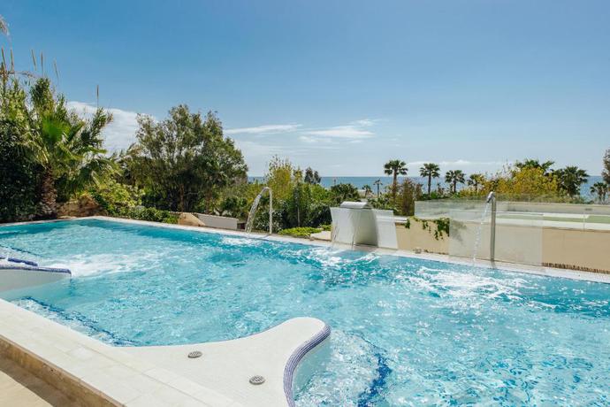 Imagen de la piscina del Camping Alannia Els Prats Resort. Foto 32