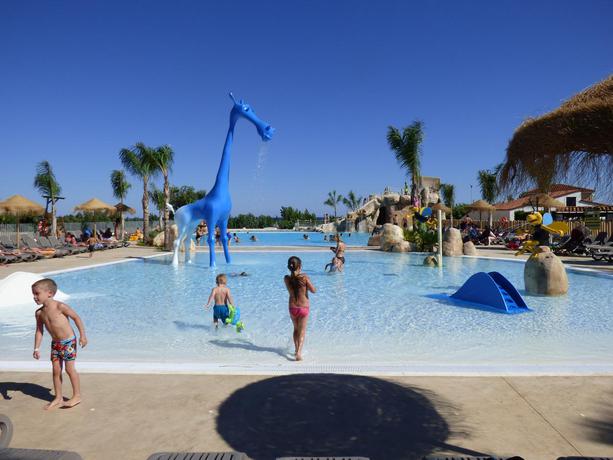 Imagen de la piscina del Camping Alannia Els Prats Resort. Foto 22