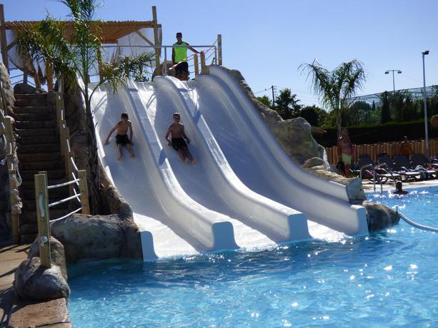 Imagen de la piscina del Camping Alannia Els Prats Resort. Foto 24