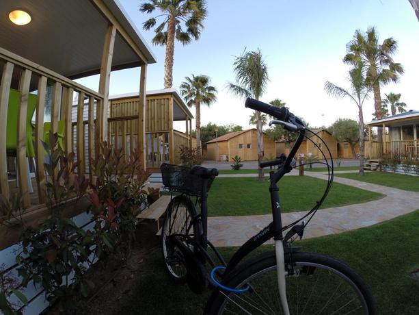 Imagen de los exteriores del Camping Alannia Els Prats Resort. Foto 20