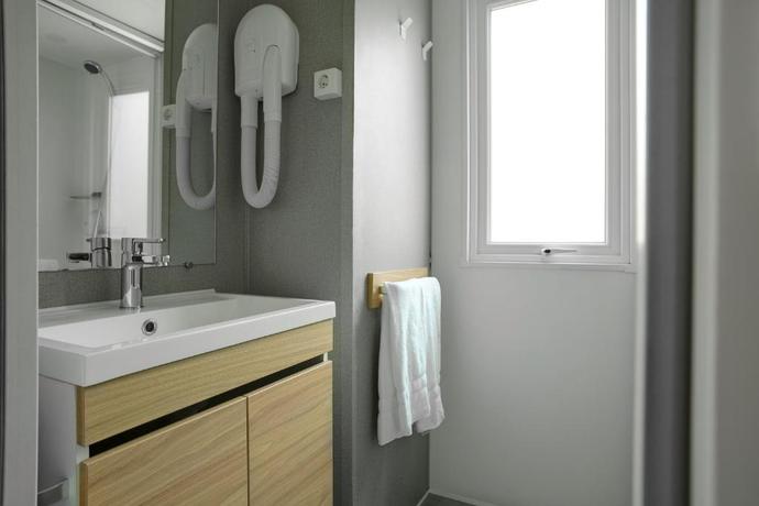 Imagen de la habitación del Camping Alannia Els Prats Resort. Foto 12