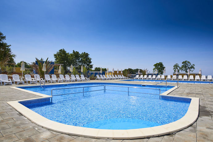 Imagen de la piscina del Camping Aminess Maravea Resort Mobile Homes. Foto 11