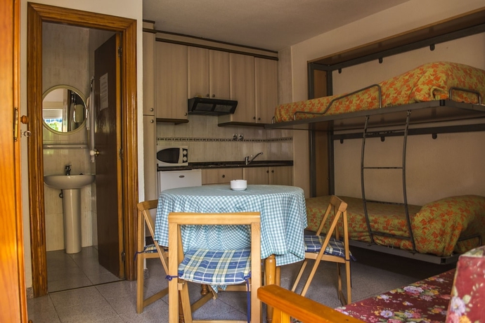 Imagen de la habitación del Camping Arena Blanca, Benidorm - Playa Levante. Foto 10