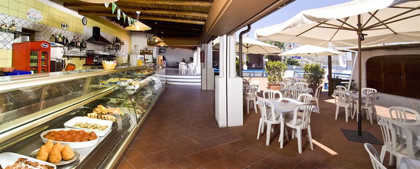 Imagen de los interiores del Camping Baia Unci. Foto 16