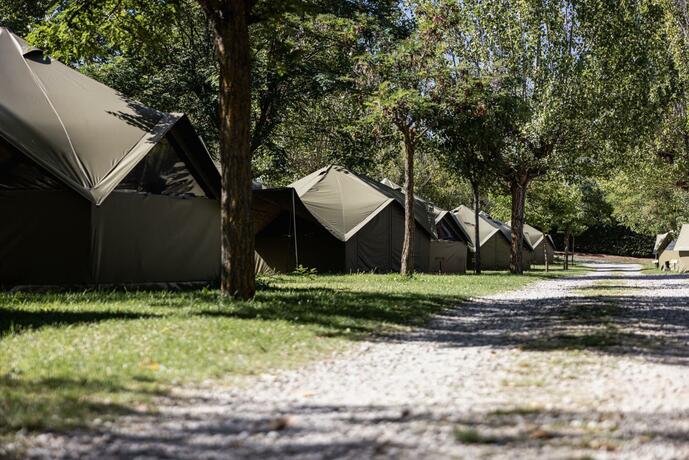 Imagen general del Camping Basecamps. Foto 9