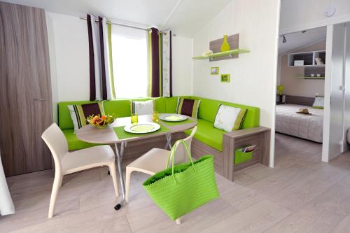 Imagen de la habitación del Camping Bel Air, LE CHATEAU D&acute;OLONNE. Foto 9