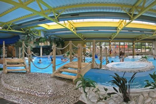 Imagen general del Camping Bel Air, LE CHATEAU D&acute;OLONNE. Foto 2