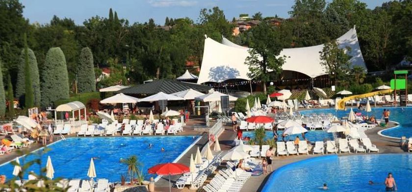 Imagen de la piscina del Camping Bella Italia, Peschiera del Garda. Foto 8