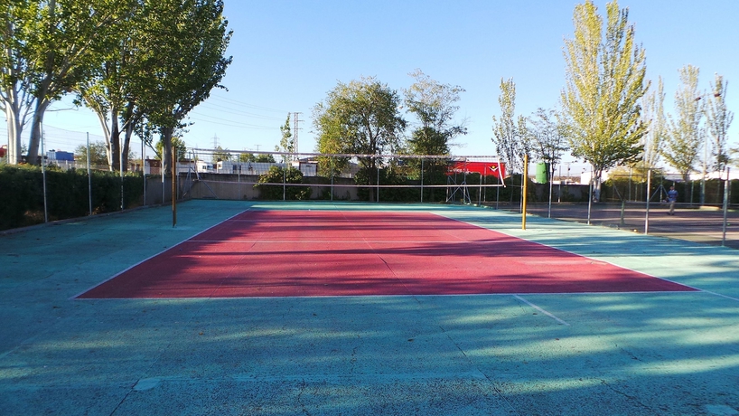 Imagen de los exteriores del Camping Bungalows Alpha Madrid. Foto 8