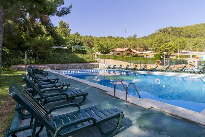 Imagen de la piscina del Camping Bungalows Altomira. Foto 16