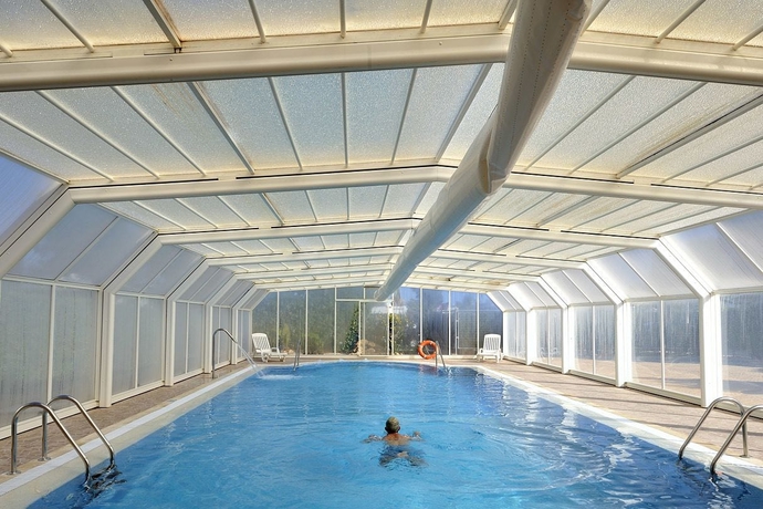 Imagen de la piscina del Camping Bungalows Caravaning. Foto 17