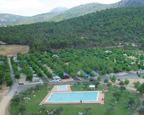 Imagen de la piscina del Camping Bungalows Mariola. Foto 4