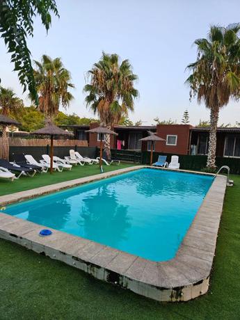 Imagen de la piscina del Camping Bungalows Park Albufera. Foto 15