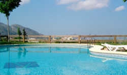 Imagen de la piscina del Camping Bungalows Vall de Laguar. Foto 3