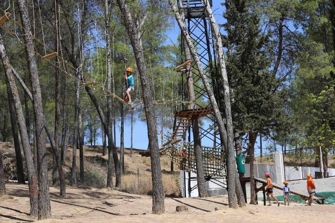 Imagen de los exteriores del Camping CENTRO DE OCIO AL&Uacute;A Bungalows Camping Rafting Benamej&iacute;. Foto 16