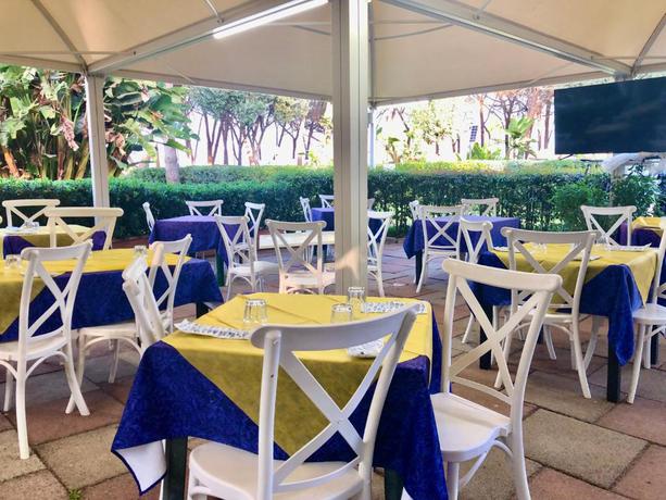 Imagen del bar/restaurante del Camping Cala D'ostia. Foto 3