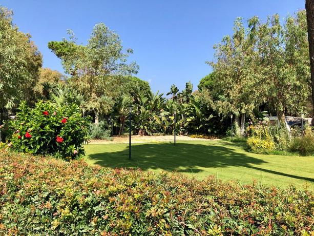 Imagen de los exteriores del Camping Cala D'ostia. Foto 7