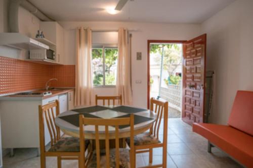 Imagen de la habitación del Camping Cambrils Caban. Foto 11