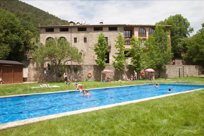 Imagen de la piscina del Camping Campalans, Borred&aacute;. Foto 18