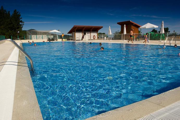 Imagen de la piscina del Camping Camping and Bungalows Leagi. Foto 10