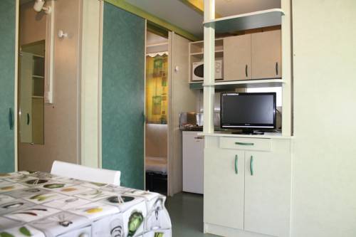 Imagen de la habitación del Camping Camping-Bungalows El Faro. Foto 4