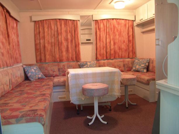 Imagen de los interiores del Camping Cases. Foto 11