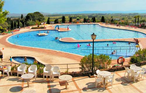Imagen de la piscina del Camping Castell Montgri II. Foto 6