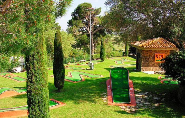 Imagen de los exteriores del Camping Castell Montgri II. Foto 4