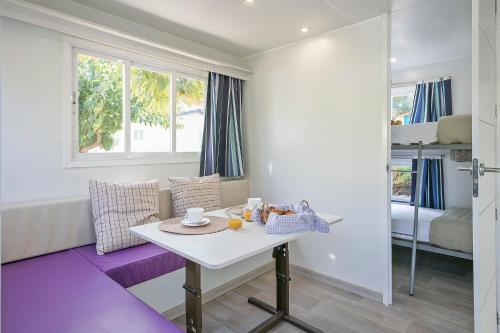 Imagen de la habitación del Camping Castell Montgr&iacute;. Foto 18
