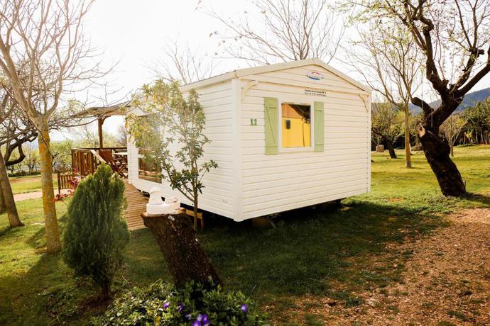 Imagen de los interiores del Camping Castillo De Loarre. Foto 5