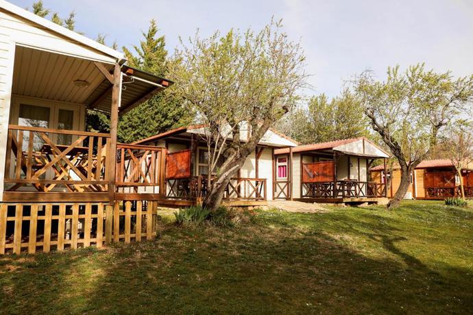 Imagen de los interiores del Camping Castillo De Loarre. Foto 10