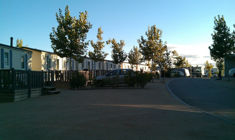 Imagen de los interiores del Camping De Zaragoza. Foto 10