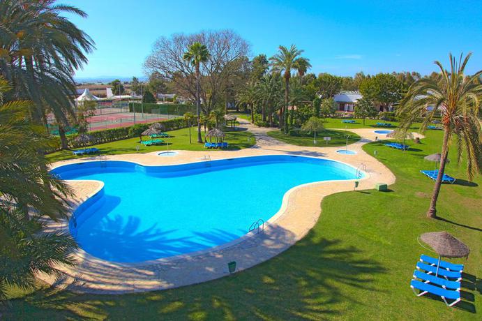 Imagen de la piscina del Camping Devesa Gardens y Resort. Foto 18