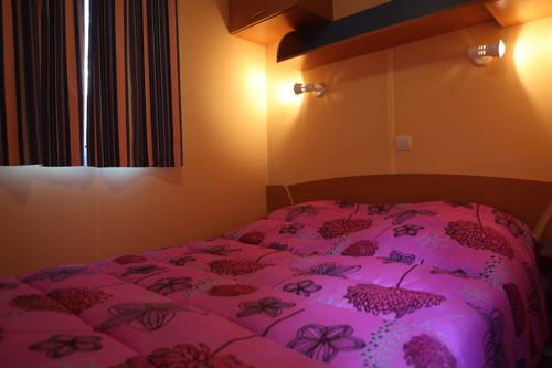 Imagen de la habitación del Camping Du Bourg. Foto 3